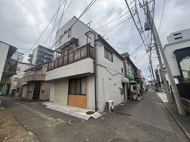 アルファビルの外観画像
