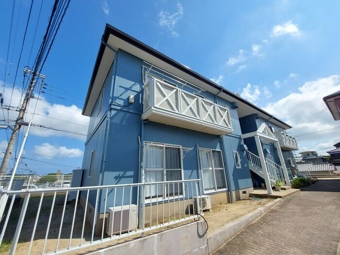 サラダ村 A棟の外観画像