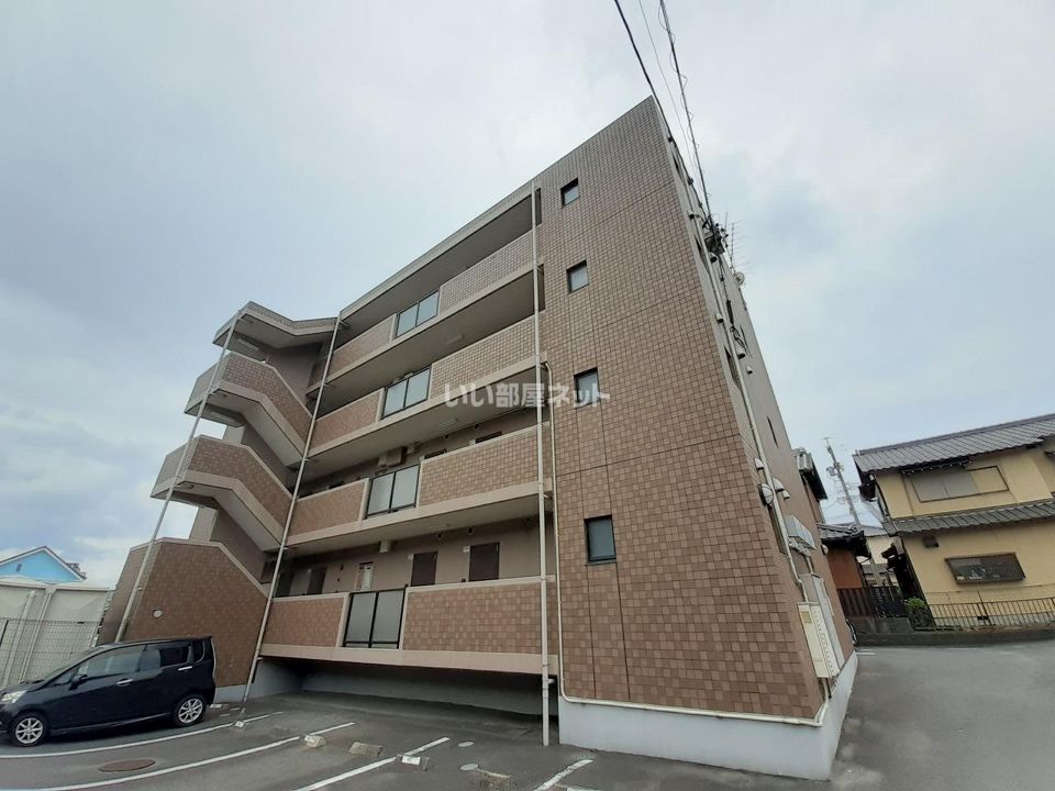 アルファ青山の外観画像