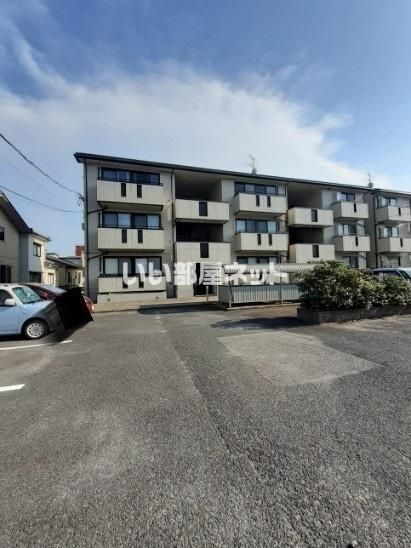 ロイヤルガーデン鐙西A棟の外観画像