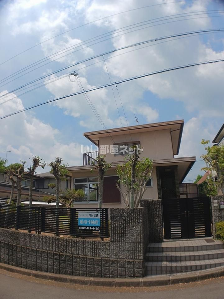 上荘町都台2丁目貸家の外観画像