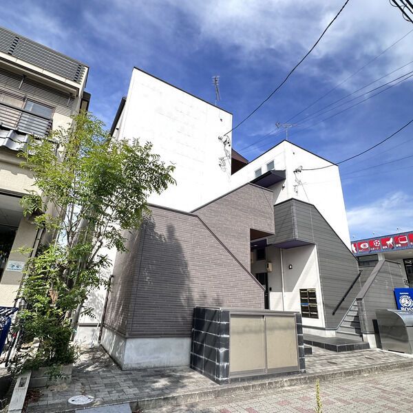 フロースハイムの外観画像