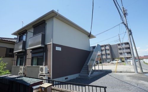 ファミーユ・プレザンの外観画像