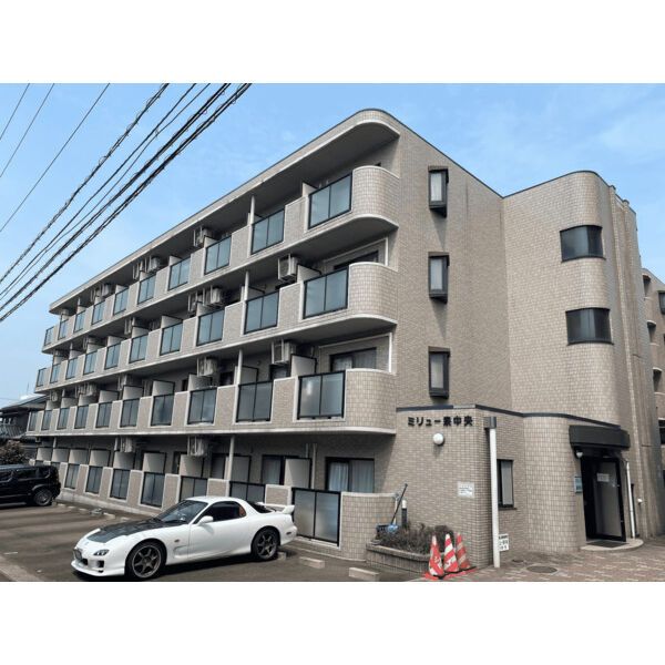 ドミール泉中央の外観画像