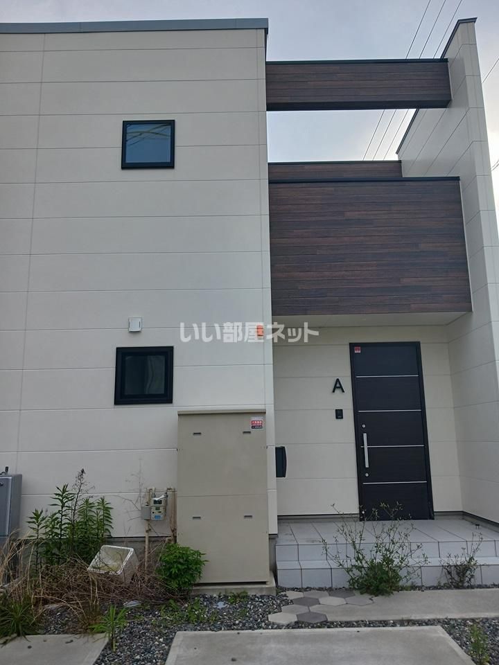 T.WOODの外観画像