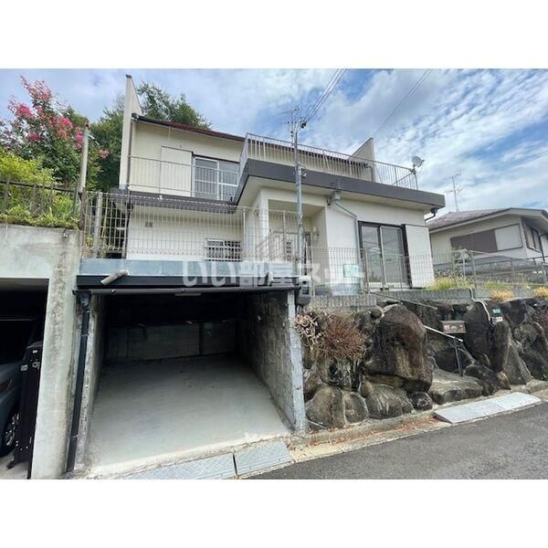 三郷町三松ケ丘東戸建の外観画像