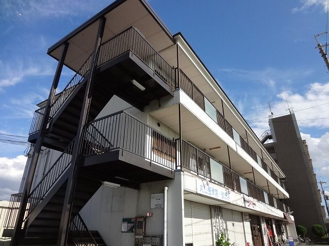 ホワイトピア橋本の外観画像