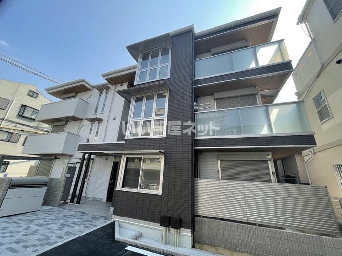 ロイヤルクレヴィアの外観画像