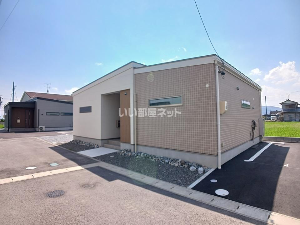 Bird Garden Ogaki Northwest Bの外観画像