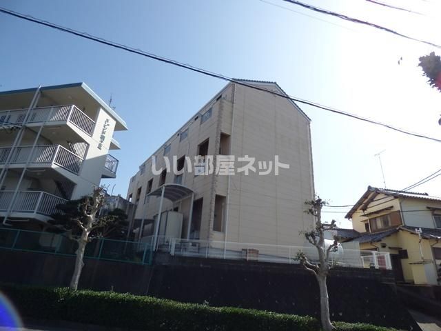 フレンズセドリックの外観画像