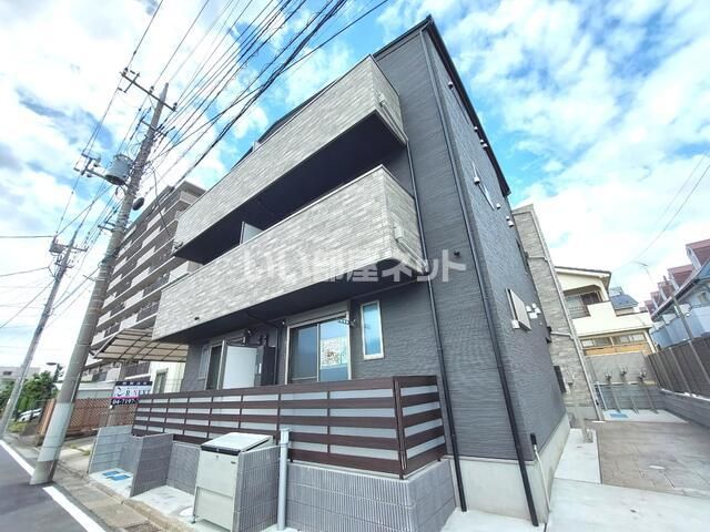 クレストパレス三郷の外観画像