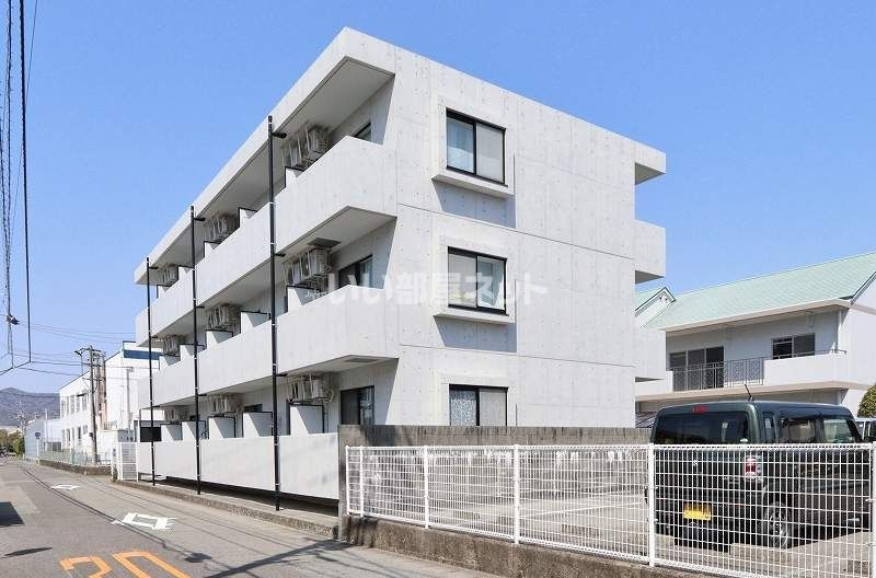 フレンチェスデンの外観画像