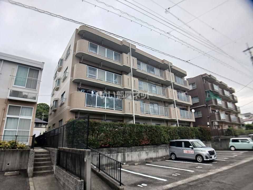 ニューパークメゾン半田の外観画像
