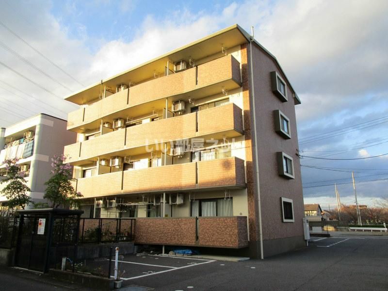 エバーグリーンの外観画像