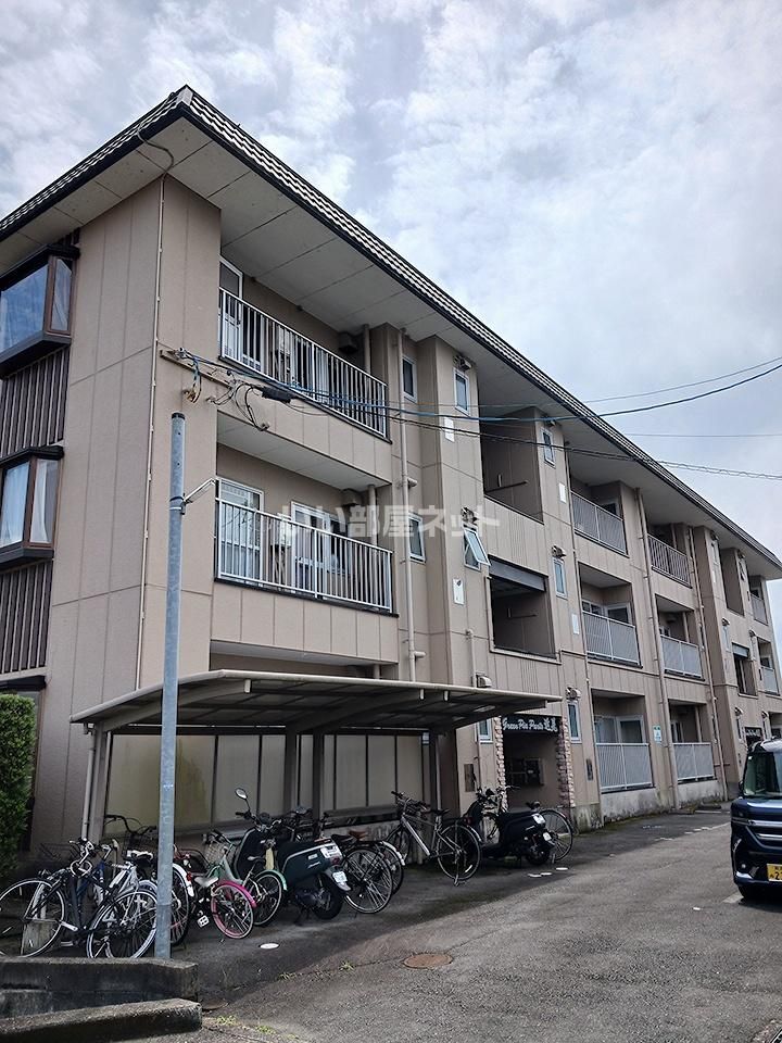 グリンピアパーツ近見の外観画像