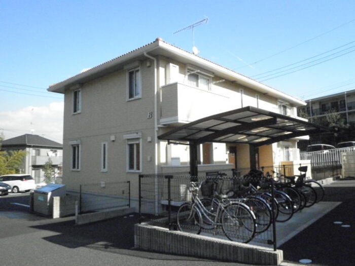 ペルーシェ B棟の外観画像