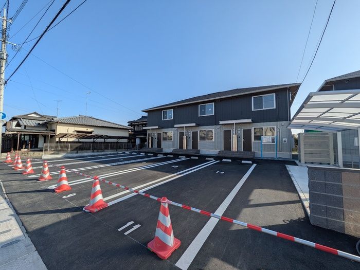 サンヒルズ鍋島駅前の外観画像