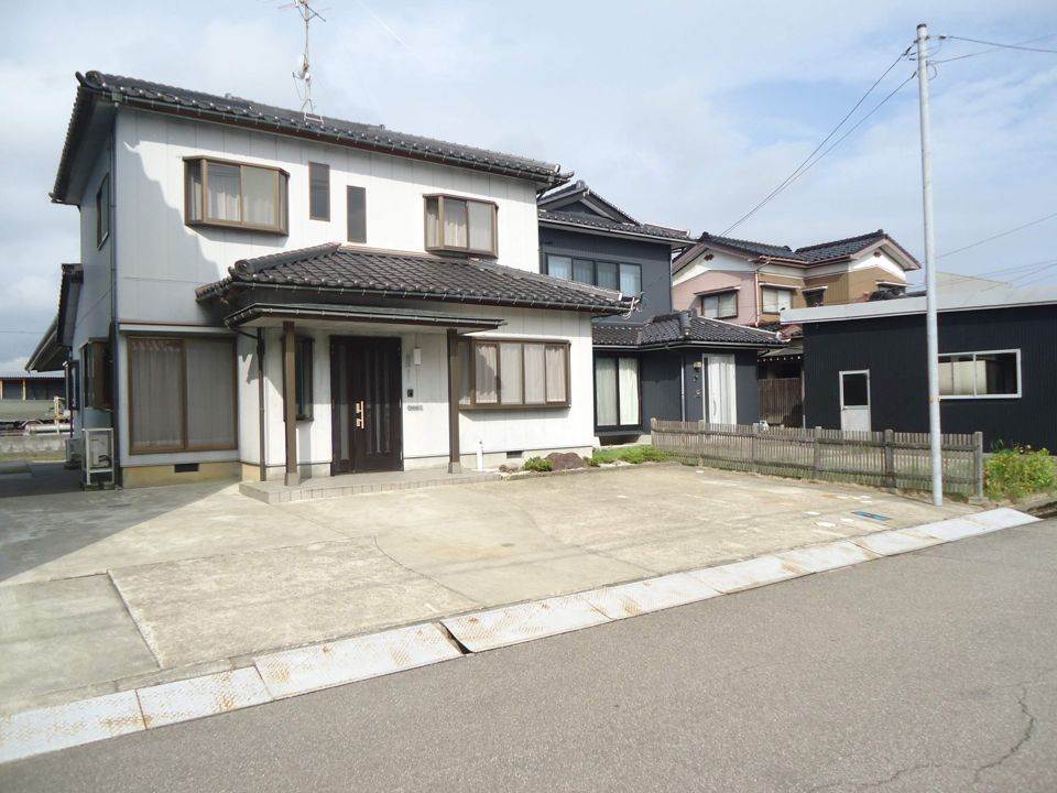 射水市鷲塚貸家の外観画像