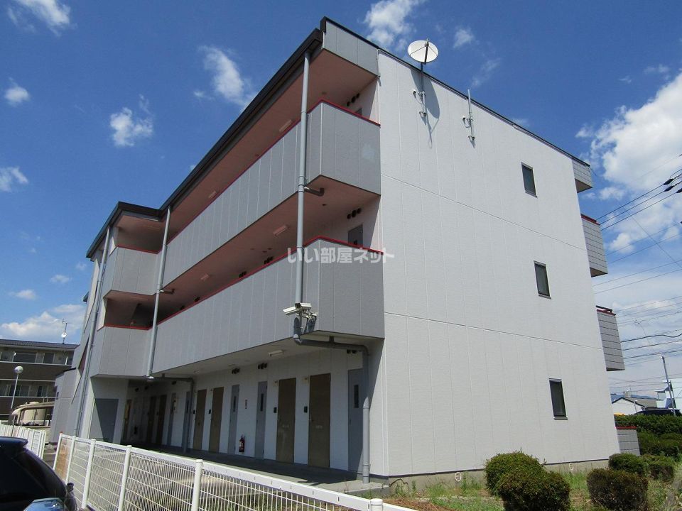 レナ三宅の外観画像