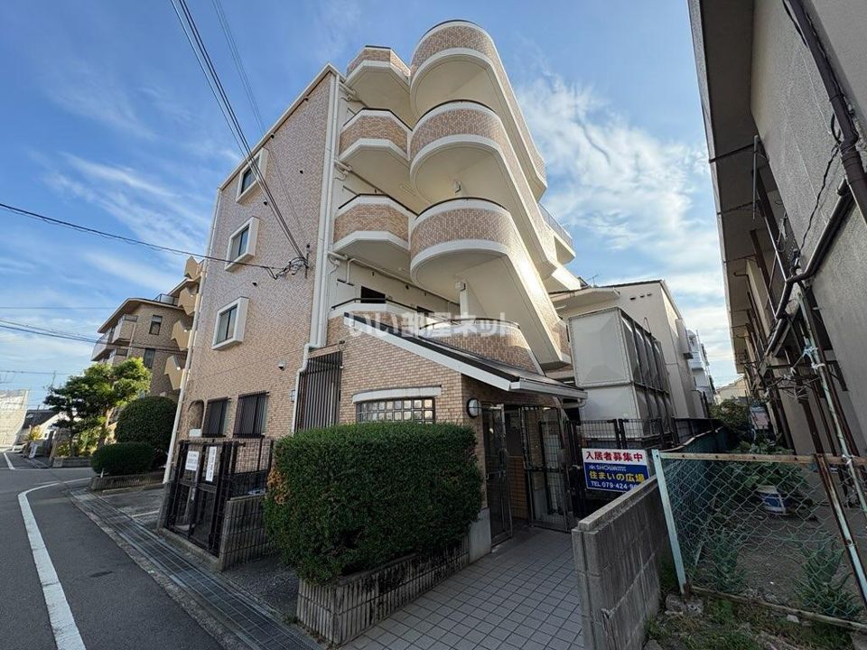 ジュネス西明石の外観画像