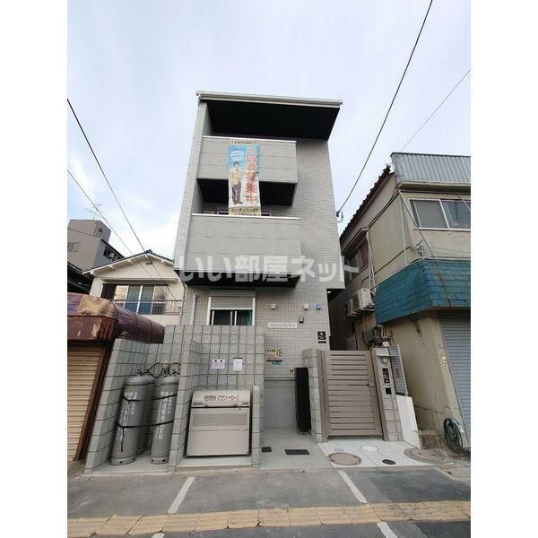 エヌエムスワサントトゥレーズの外観画像