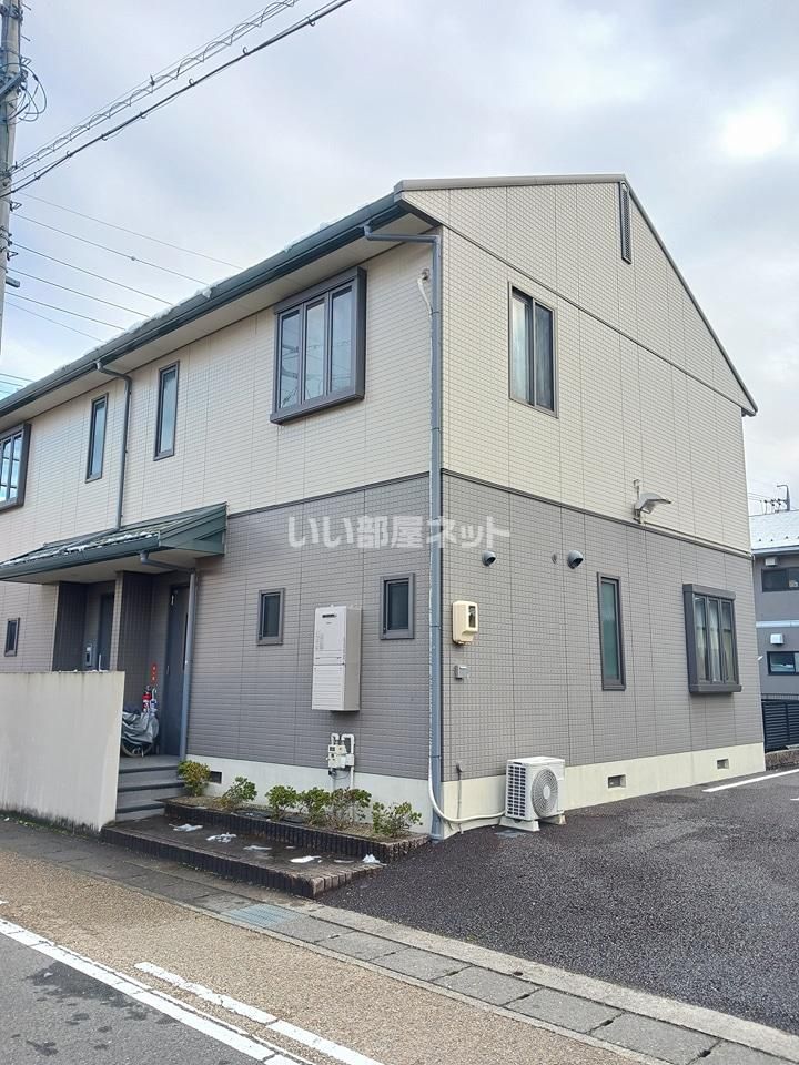 グレイシャス ナガラの外観画像