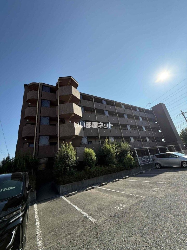 プラザハイツ二ツ屋D棟の外観画像