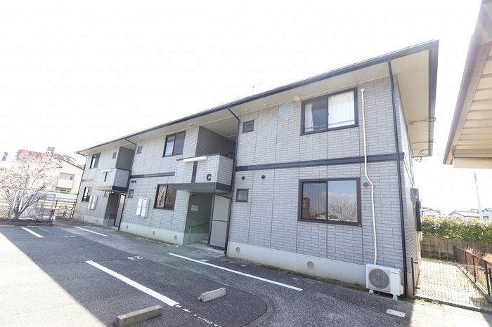 ロイヤルガーデン芳賀 C棟の外観画像