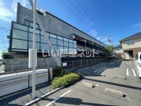 F COURTの外観画像