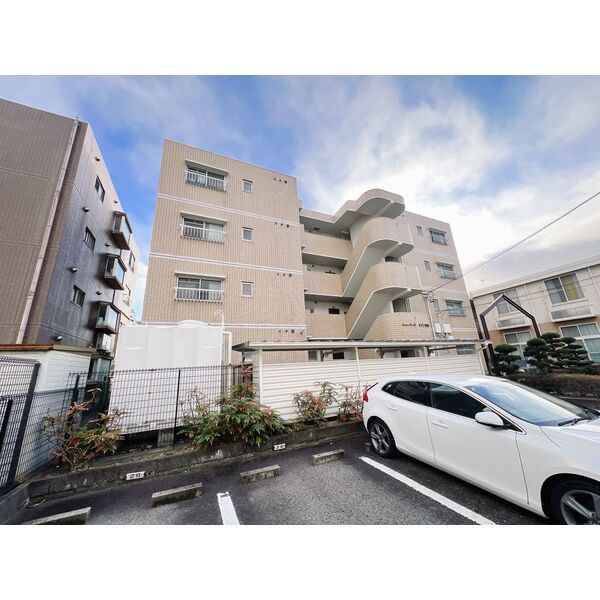 ニューパークメゾン半田の外観画像
