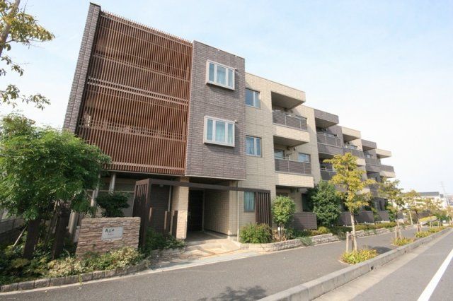アストの外観画像