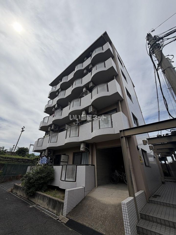 アミティ西大寺P-8の外観画像