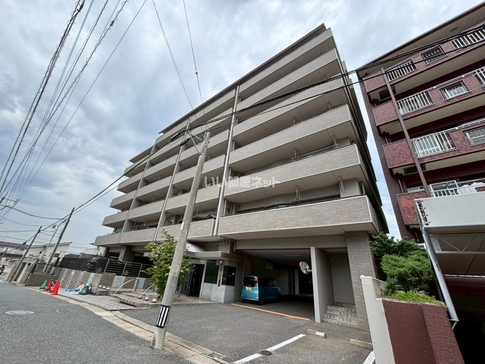 アーティックスエグゼ足原の外観画像