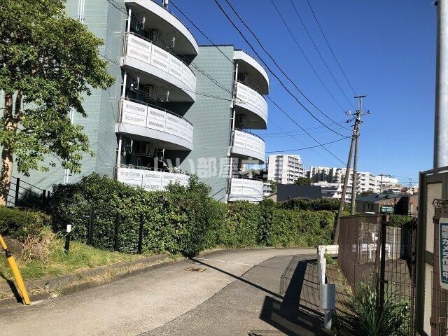 サニークレスト百合ヶ丘の外観画像