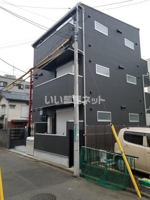 ラージフィールドの外観画像