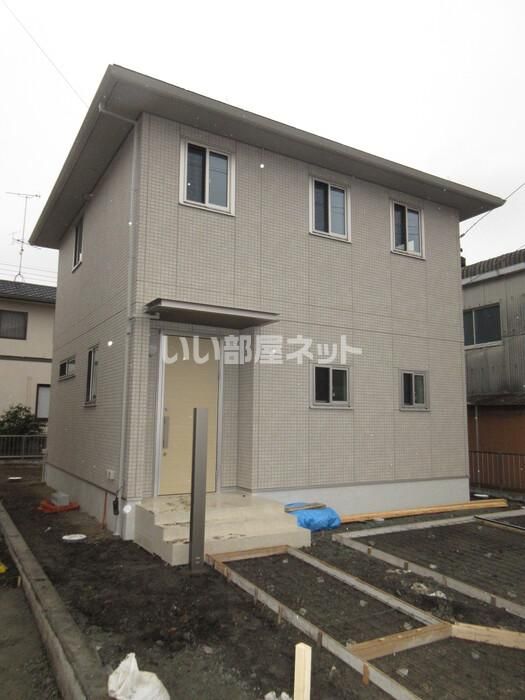久居西鷹跡町貸家 A棟の外観画像