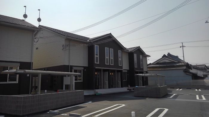 シャーロット A棟の外観画像