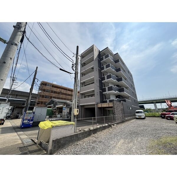 アケイシャの外観画像