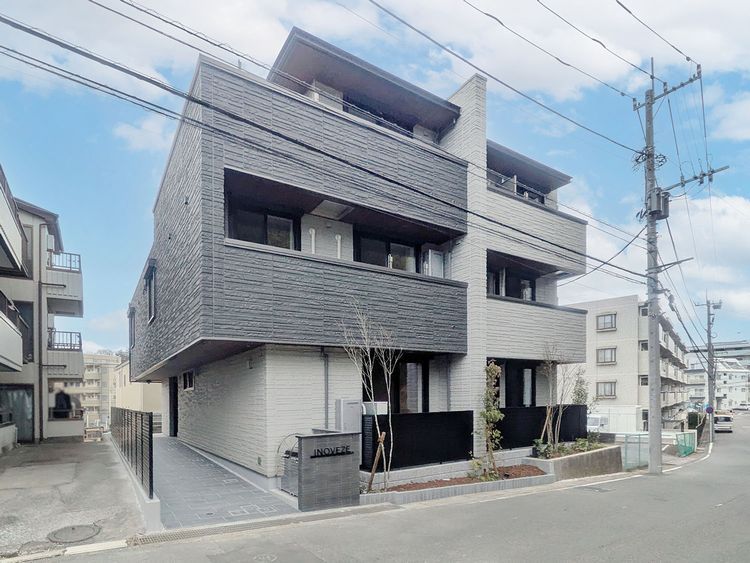 イノヴェーゼの外観画像