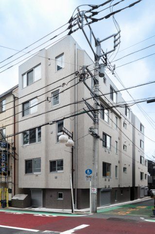 COMPOSITE新宿三丁目の外観画像