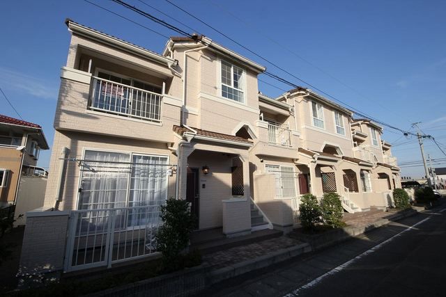 パイン ヴィレッジCの外観画像