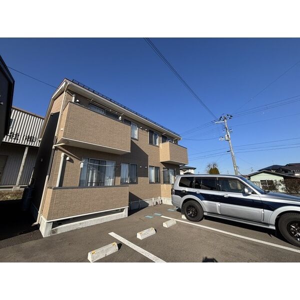 EAST Bの外観画像