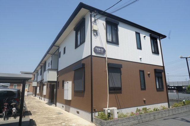 ファミーユ イーストの外観画像