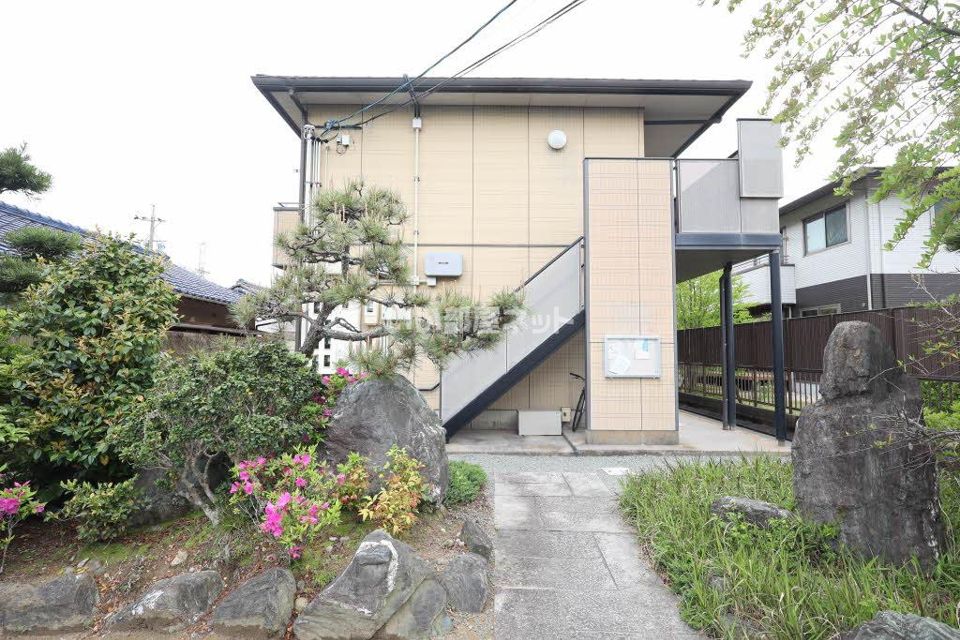 バードライズ吉村の外観画像