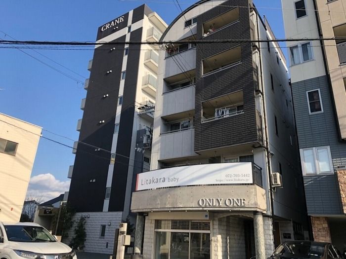 ONLY ONE小花の外観画像