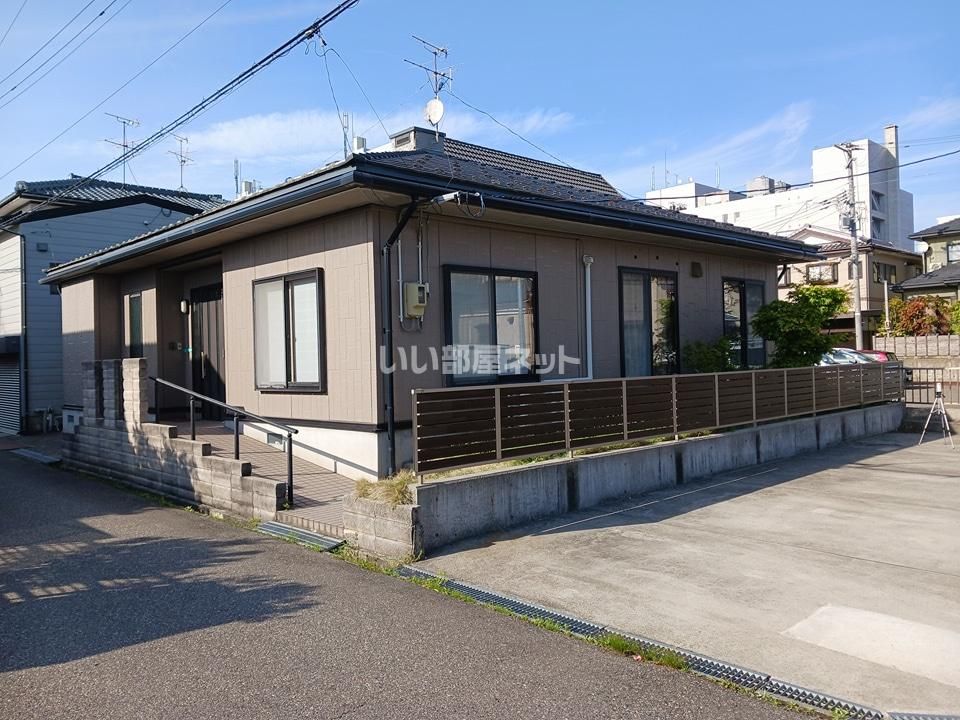 亀田西町貸家の外観画像