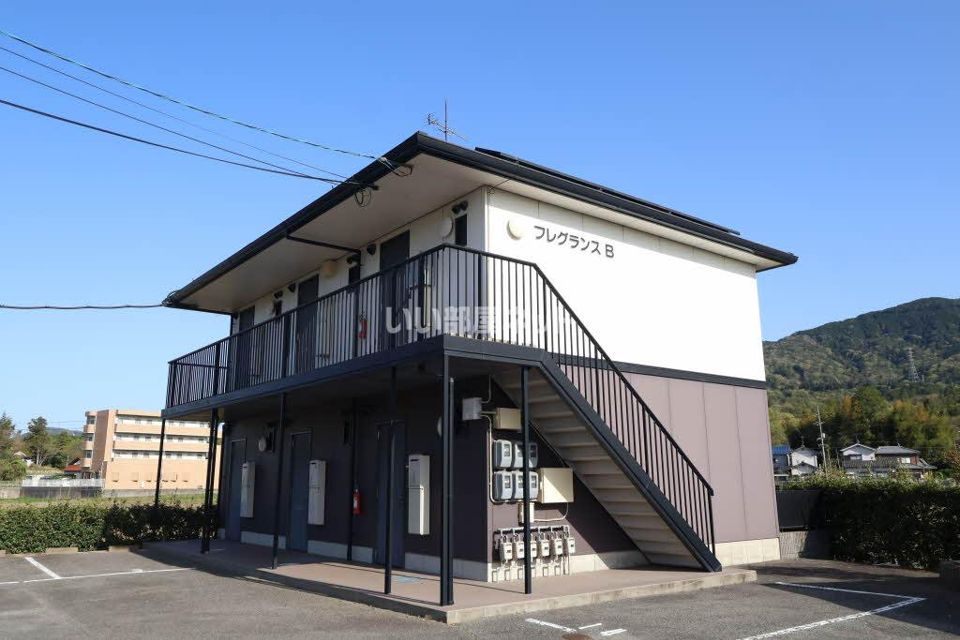フレグランス B棟の外観画像