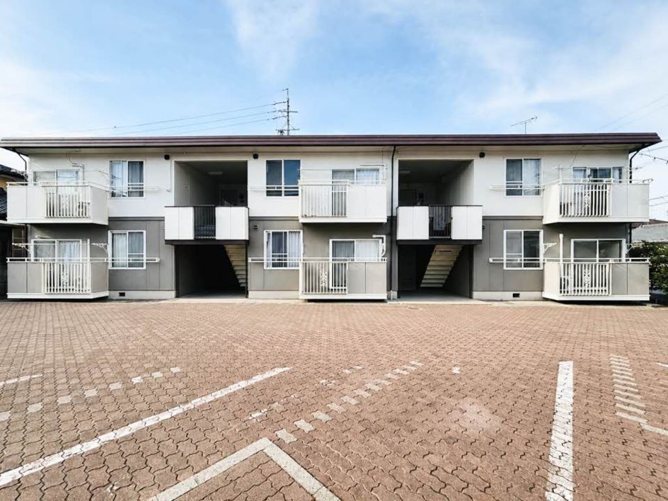シャイニーグレンジ岡 Bの外観画像
