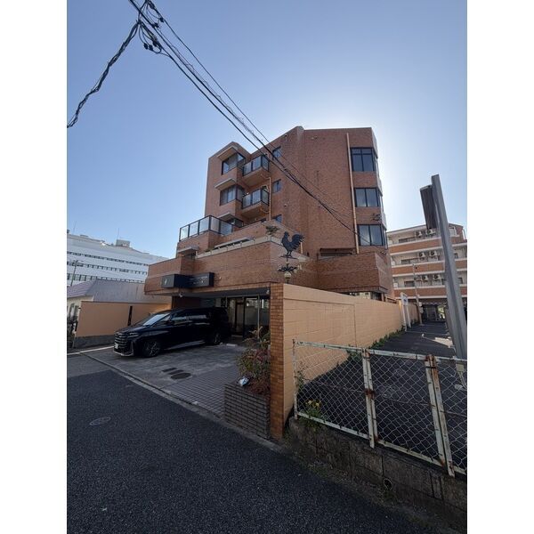 ランチョス覚王山の外観画像