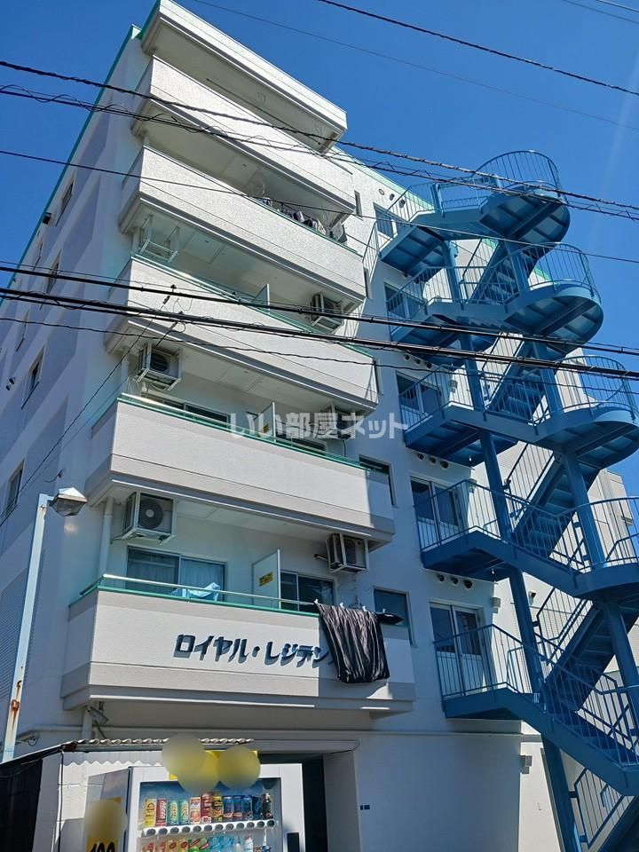 ロイヤル・レジデンス秦の外観画像